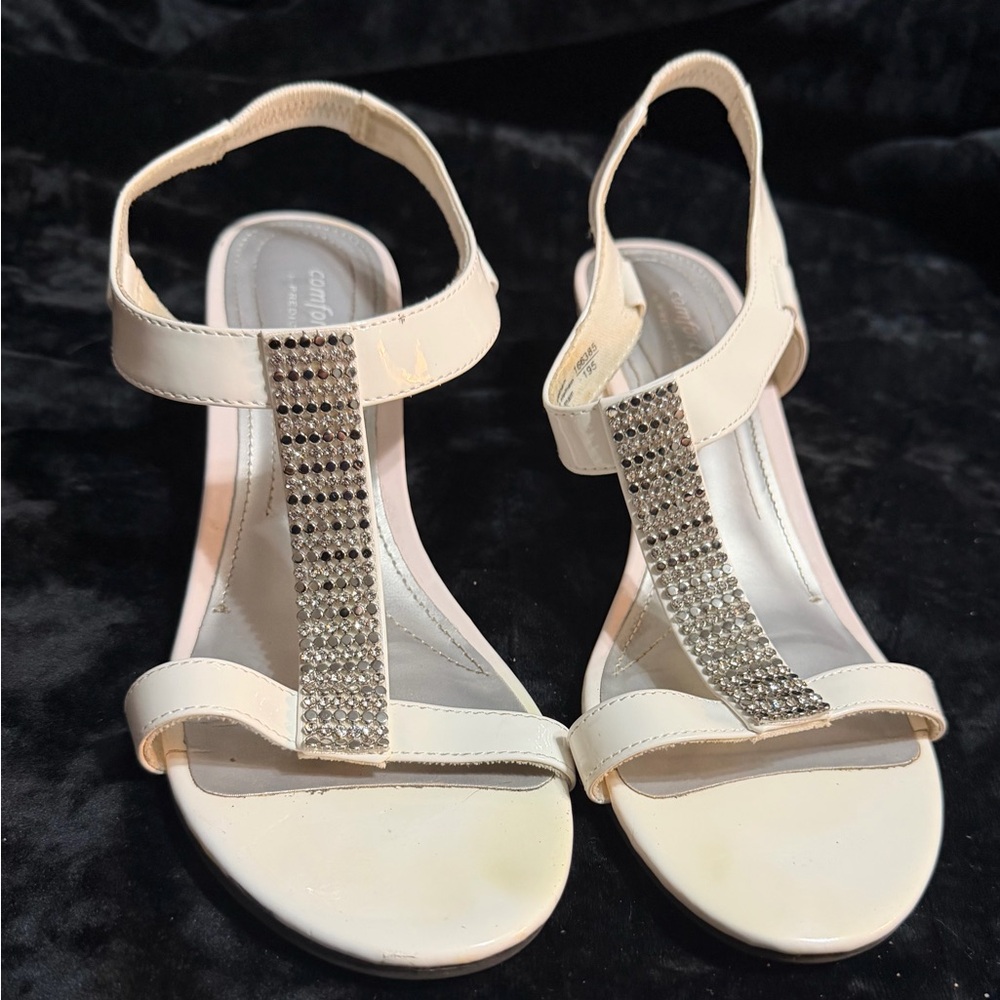 Comfort Plus by Predictions Off-White Sandals